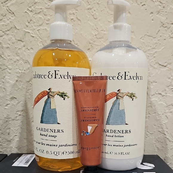 Crabtree & Evelyn Other - Crabtree & Evelyn Gardeners Hand therapy Care Trio
